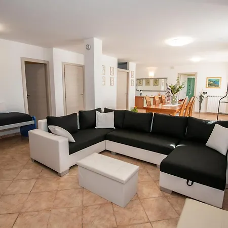 Mastro Oleario 5 Dal Mare 30 Dai Monti *